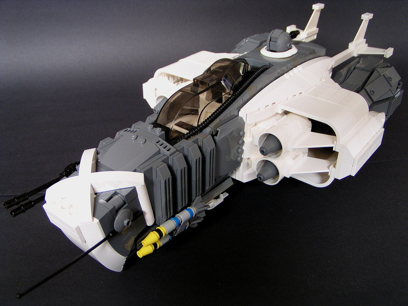 Illustration for article titled 15-Year-Old Sven Junga Creates Starships From LEGO Bricks